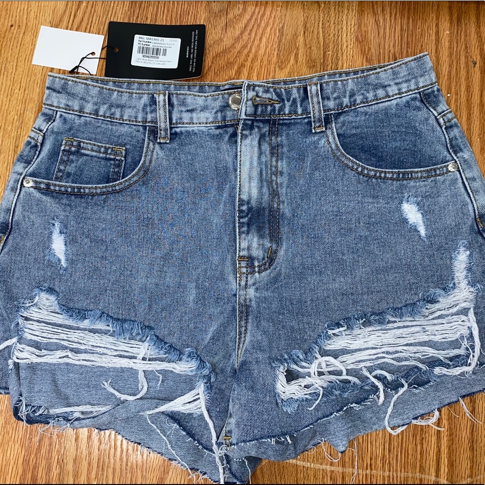 Prettylittlething shorts